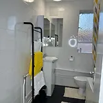 Kim33 Two Bedroom Apartment Central London